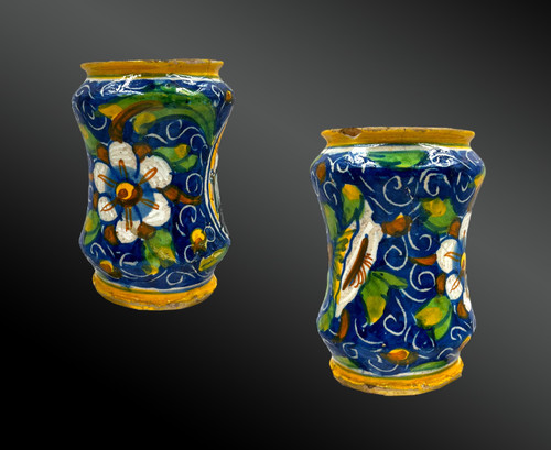 APOTHECARY POT called ALBARELLO - Caltagirone, Sicily, Italy - 17th century