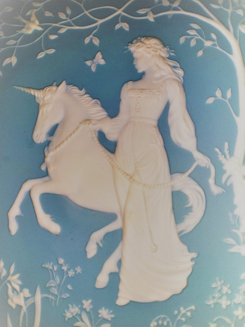 Tableau la dame et la licorne en porcelaine de parian par "George Mc Monigle"
