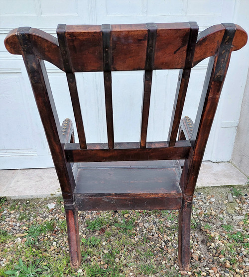 Fauteuil Marocain de mariage avec cuir clouté et laiton sur bois 19eme siecle 