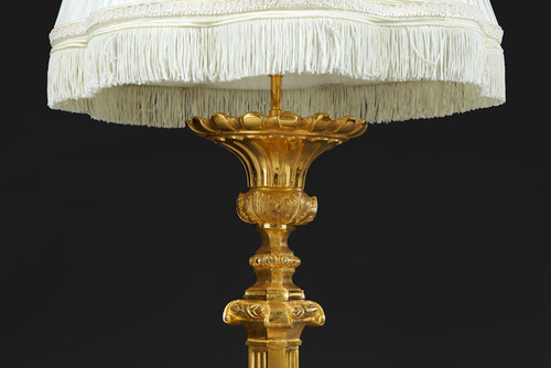 Pair Of Gilded Bronze Candlesticks With Medallion Decoration And Lampshade, 19th Century 