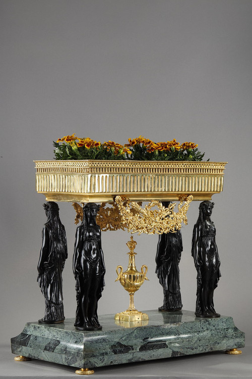 Jardinière de table à cariatides en bronze et marbre vert de mer, style Empire, XIXe siècle