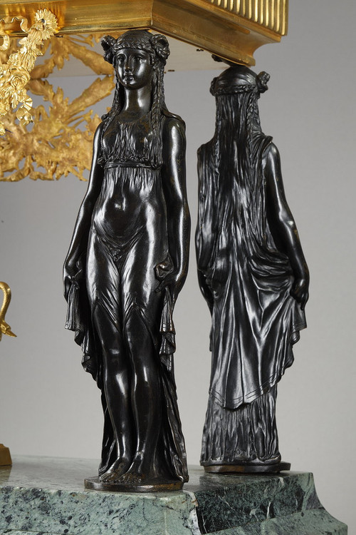 Jardinière de table à cariatides en bronze et marbre vert de mer, style Empire, XIXe siècle