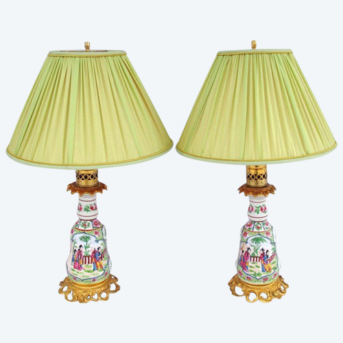 Coppia Di Piccole Lampade In Porcellana Di Bayeux Alla Maniera Di Canton, Fine XIX Secolo - LS2708661