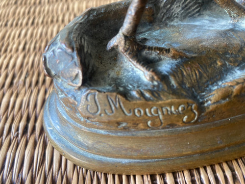 Animal bronze representing a pheasant.