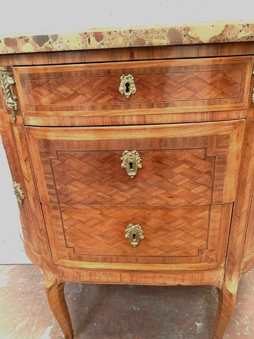 Commode En Demi Lune De Style Louis XVI Marqueterie A Fond De Cube XX Siècle