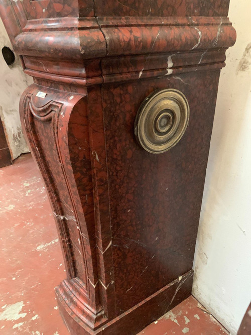 Coppia Di Camini Stile Luigi XIV In Marmo Rosso Griotte. XIX secolo.