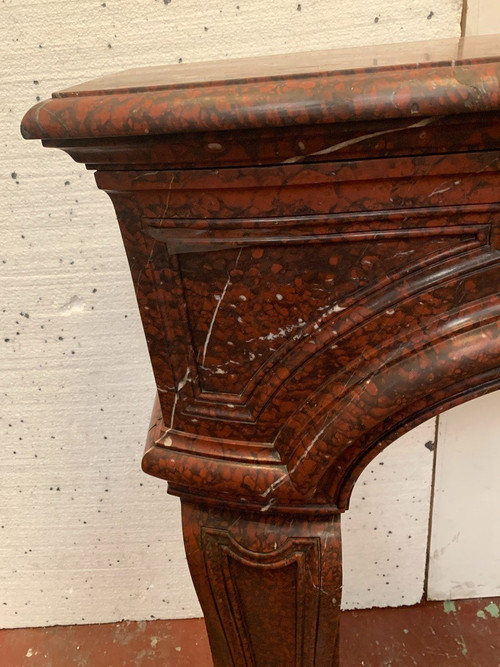 Coppia Di Camini Stile Luigi XIV In Marmo Rosso Griotte. XIX secolo.