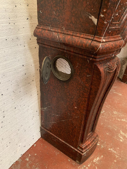 Coppia Di Camini Stile Luigi XIV In Marmo Rosso Griotte. XIX secolo.