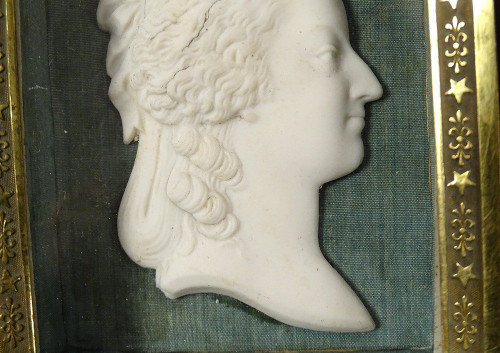 Ritratto profilo busto di biscuit Regina Maria Antonietta Miniatura Inizio XIX secolo