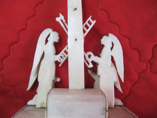 Old carved Indo-Portuguese crucifix from Goa, late 18th century