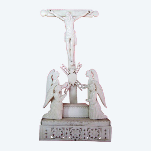 Old carved Indo-Portuguese crucifix from Goa, late 18th century