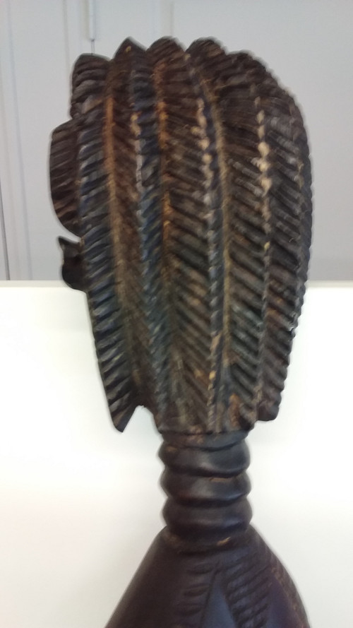 Cucchiaio cerimoniale Wakémia decorato con una testa di donna liberiana