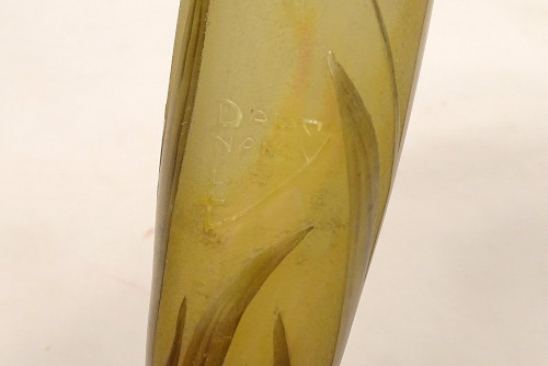 Vase Piedouche Pâte de Verre Daum Nancy Fleurs Lys Lis Art Nouveau 19th century