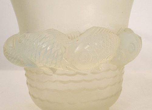 Vase Gegossenes Opalglas René Lalique Modell Piriac Fische 20. Jhd.