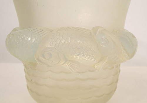 Vase Gegossenes Opalglas René Lalique Modell Piriac Fische 20. Jhd.