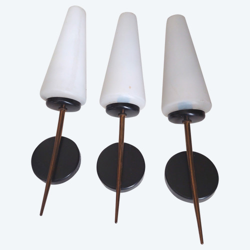 Drei Lunel- oder Arlus-Wandleuchter aus weißem Rauchglas und schwarz lackiertem Messing, 1960er Jahre