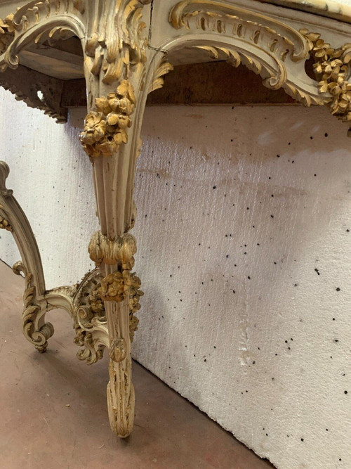 Louis XV Style Carved Console In Painted And Gilded Wood XX Century