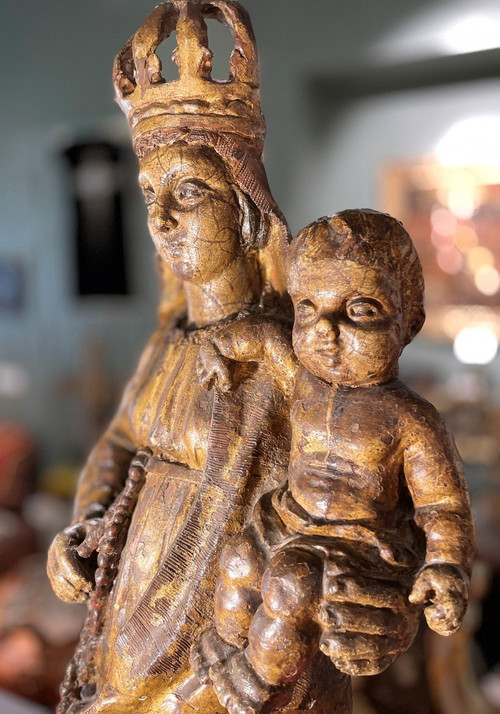 Große Madonna mit Kind Aus Goldener Terrakotta
