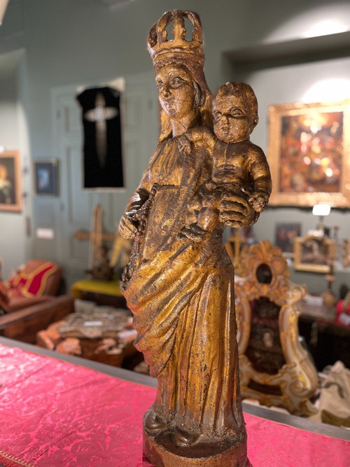 Große Madonna mit Kind Aus Goldener Terrakotta