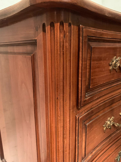Cassettone Con Facciata Curva In Stile Provenzale XVIII Secolo
