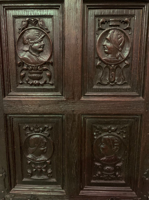 Meuble De Rangement A Trois Portes De Style Renaissance XX Siècle