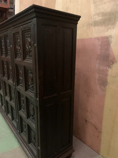 Meuble De Rangement A Trois Portes De Style Renaissance XX Siècle