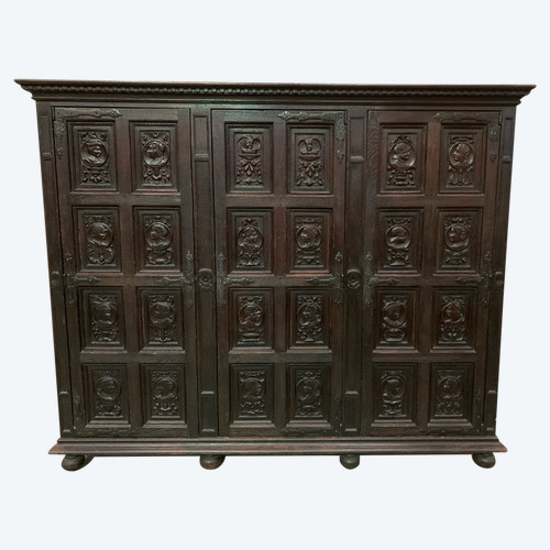 Meuble De Rangement A Trois Portes De Style Renaissance XX Siècle