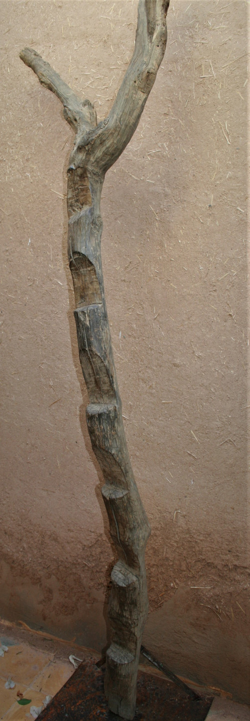 Scala da soffitta africana di grandi dimensioni.