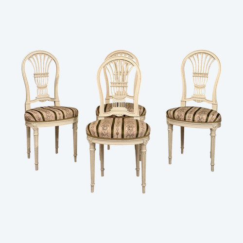 Ensemble De 4 Chaises En Bois Laqué Dossier Lyre De Style Louis XVI