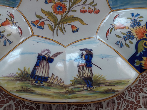 Octagonal ceramic dish from Devres late 19th century