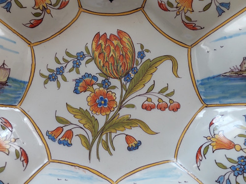 Octagonal ceramic dish from Devres late 19th century