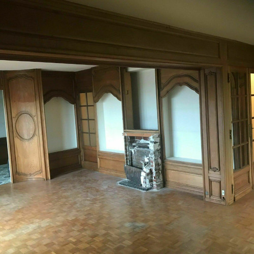 Boiserie in stile Luigi XV in massello di rovere del XX secolo