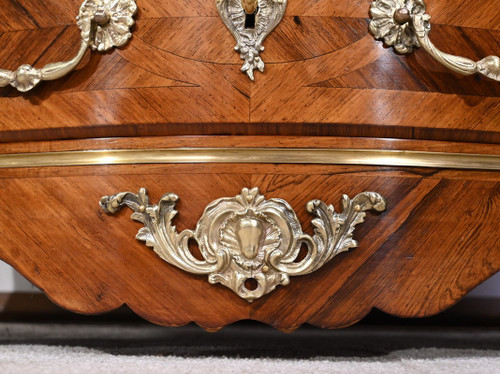 Petite Commode Tombeaux d’entre-deux en Bois de Violette et de Bois de Rose, style Louis XIV – 2ème moitié du XIXe