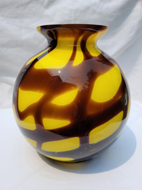 Vase aus farbigem Glas Epoche der 1970er Jahre