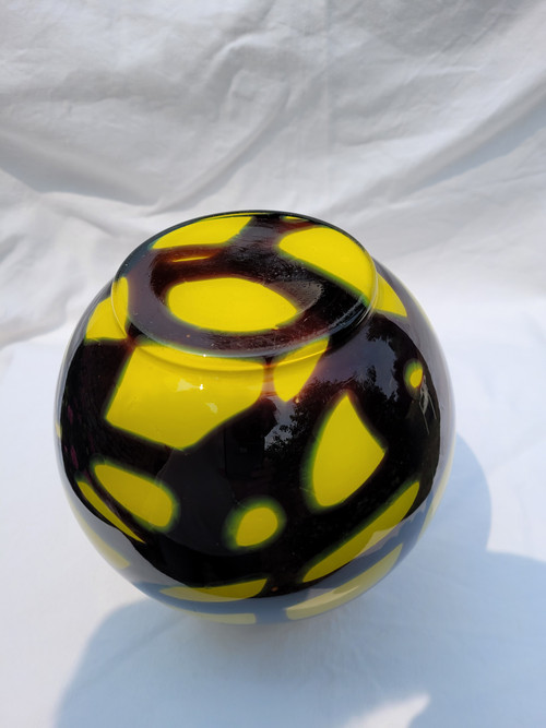 Vase aus farbigem Glas Epoche der 1970er Jahre