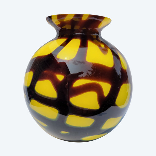 Vase aus farbigem Glas Epoche der 1970er Jahre