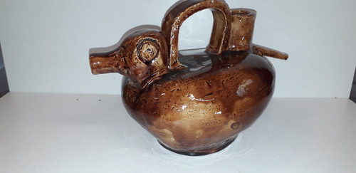 Krug oder Kanne in Form einer Ente aus Maron-Schlicker China Mitte des 20.