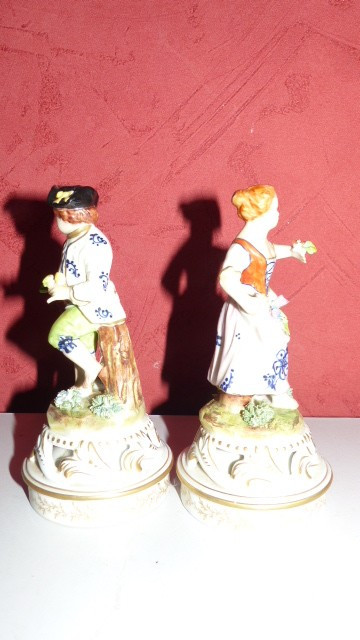 Coppia di figure decorative firmate Meissen XIX secolo