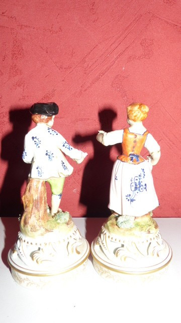 Coppia di figure decorative firmate Meissen XIX secolo