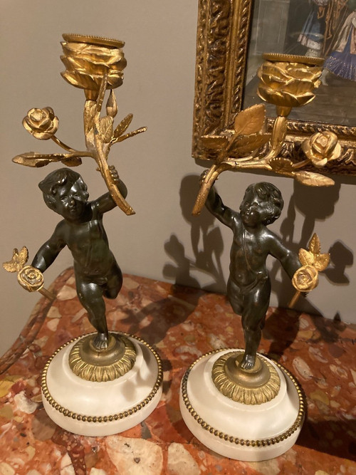 Paire de petits Candélabres à Décor De Putti, 19ème