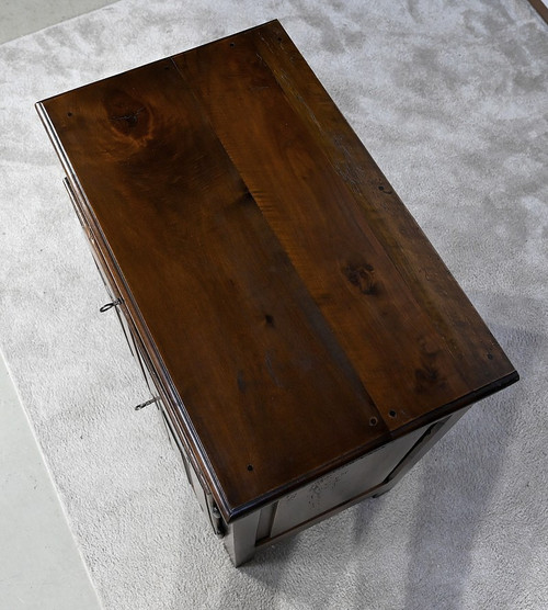 Rare Petit Meuble en Noyer massif, style Louis XIII – Milieu XVIIIe