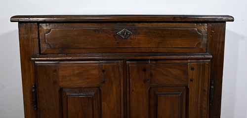 Rare Petit Meuble en Noyer massif, style Louis XIII – Milieu XVIIIe