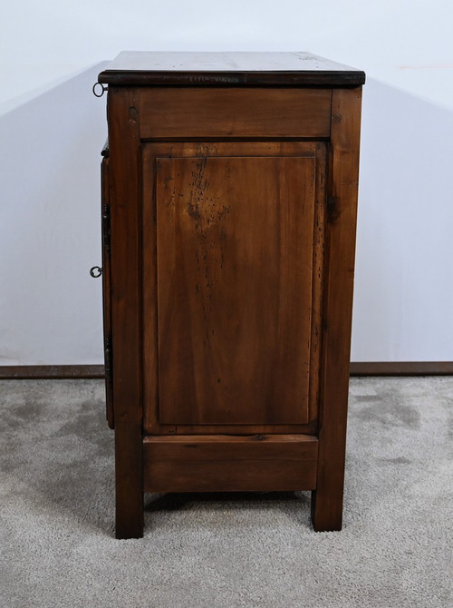 Rare Petit Meuble en Noyer massif, style Louis XIII – Milieu XVIIIe