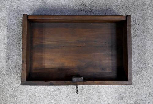 Rare Petit Meuble en Noyer massif, style Louis XIII – Milieu XVIIIe