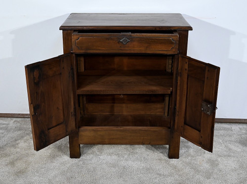 Rare Petit Meuble en Noyer massif, style Louis XIII – Milieu XVIIIe