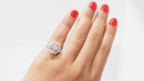 Anello Margherita In Oro Bianco E Diamanti