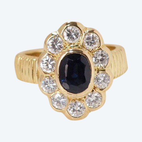 Bague Entourage En Or Jaune, Saphir Ovale Et Diamants