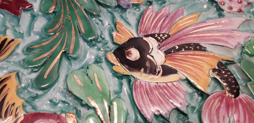 Grande piatto di terracotta Monaco Cerdazur con decoro di pesce
