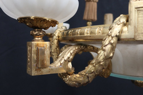 Großer Kronleuchter aus vergoldeter Bronze und Alabaster, spätes 19. Jahrhundert