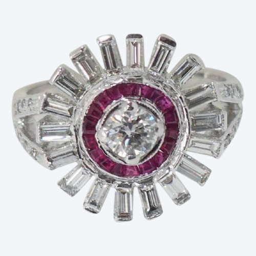 Bague Ancienne En Or Blanc, Rubis Et Diamants